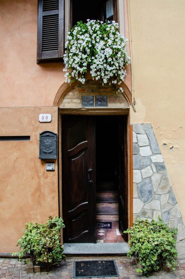 Holiday House Antica Dimora Soggiorni In Langa Centro Storico La Morra Exterior foto