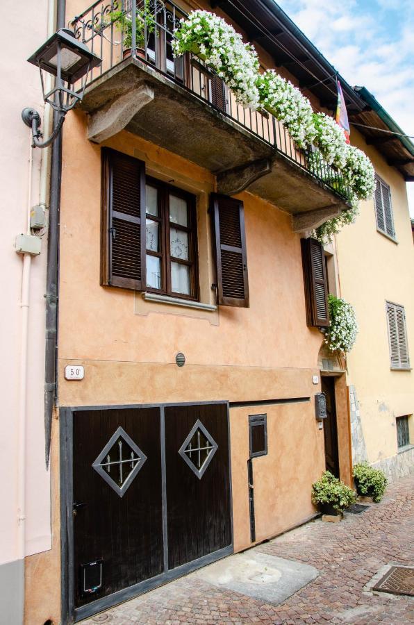 Holiday House Antica Dimora Soggiorni In Langa Centro Storico La Morra Exterior foto