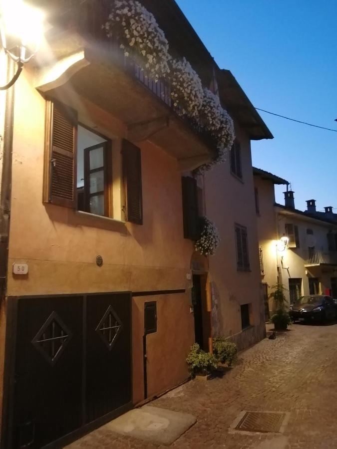 Holiday House Antica Dimora Soggiorni In Langa Centro Storico La Morra Exterior foto